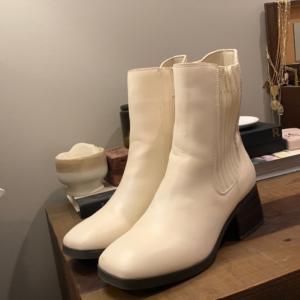 Cream Booties - Journey Collection Desree Booties Sz 10